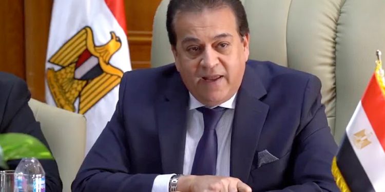 الدكتور خالد عبدالغفار وزير الصحة