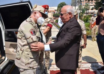 IMG 20220724 WA0013 1 محافظ بورسعيد يستقبل قائد قوات الدفاع الشعبي والعسكري 