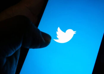 خطة تسريح أكثر من 5000 موظف يعملون في تويتر