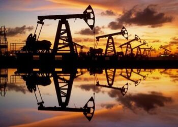 أسعار النفط العالمية رغم مكاسب الدولار.. أسعار النفط تعاود الارتفاع