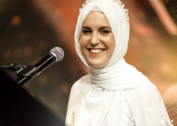 فنانة إنجليزية تعتنق الإسلام