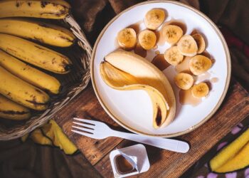 الإفراط في تناول الموز .. 6 أضرار منها زيادة الوزن