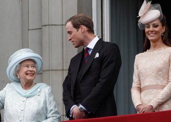 الأمير وليام والملكة إليزابيث