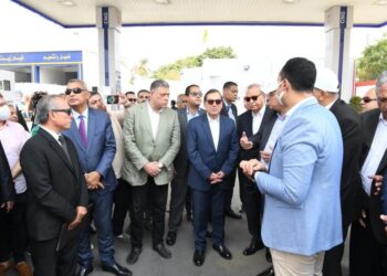 وزير البترول يفتتح عددًا من مشروعات التطوير بمنطقة مسطرد