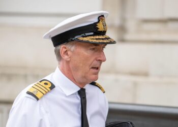رئيس أركان الدفاع البريطاني، الأميرال توني راداكين