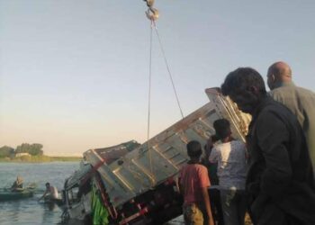 FB IMG 1662962135347 نجاة سائق .. قفز من السيارة قبل غرقها بـ النيل ببني سويف