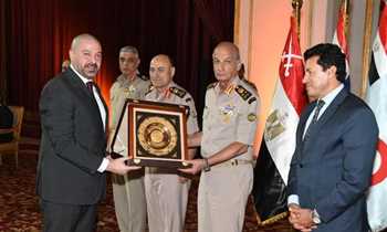 تكريم دياب تكريم أحمد دياب من قبل القائد العام للقوات المسلحة