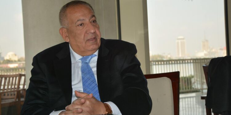 كامل ابو علي رئيس المصري يؤكد حل أزمة القيد