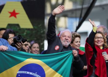 لولا دا سيلفا يعود لرئاسة البرازيل: «حاولوا دفني حيا وسأحكم 215 مليون »
