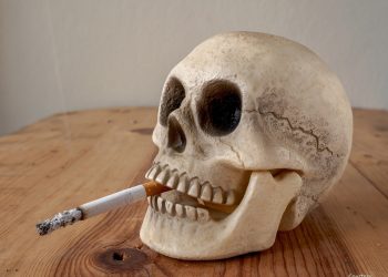 التدخين يسبب الوفاة