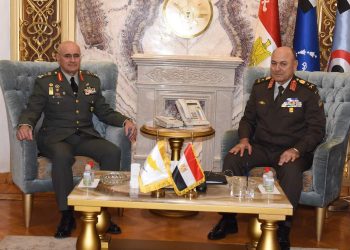 FB IMG 1669371992024 الفريق أسامة عسكر: تعزيز أطر التعاون الإستراتيجي بين القوات المسلحة المصرية والقبرصية 