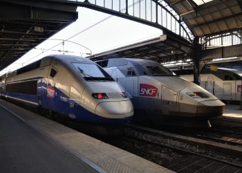 Paris TGV إلغاء 60% من رحلات سكك حديد فرنسا بسبب إضراب المراقبين