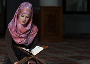 أيهما أفضل قراءة القرآن أم الذكر بعد صلاة الفجر