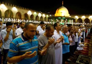 صلاة التراويح 0000 الأوقاف: فتح المساجد لأداء التراويح والتهجد رمضان المقبل