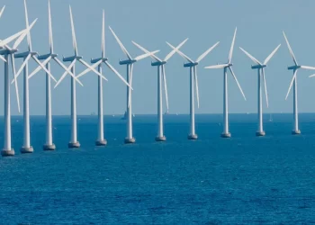 صورة لأحد مشروعات طاقة الرياح البحرية انفوجراف.. مصر تشيد أكبر مزارع للرياح على مستوى العالم