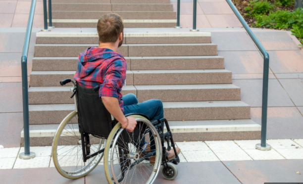 كليات يدخلها ذوي الإعاقة الحركية بمجموع 50 فقط .. تعرف عليها تيسيرات جديدة لذوي الإعاقة للحصول على بطاقة الخدمات المتكاملة