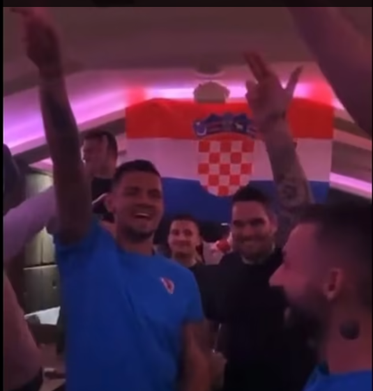 لوفريين مدافع منتخب كراوتيا يواجه اتهامات بالفاشية خلال احتفاله ببرونزية كأس العالم