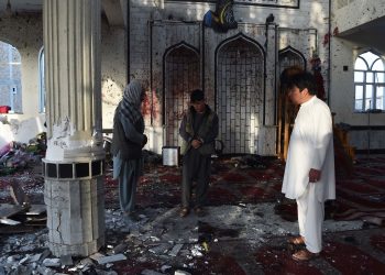 مصرع 5 وإصابة العشرات في انفجار مسجد بأفغانستان