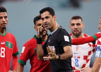 ٢٠٢٢١٢١٧ ١٩٣٨٠٠ اعتراضات من لاعبي المغرب على حكم مباراة كرواتيا
