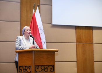 وزيرة البيئة: التاريخ يشهد لمصر تنظيم مؤتمر المناخ بأيادي مصرية خالصة