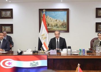 اتصالات وزير الاتصالات يبحث مع نظيره التونسى تعزيز التعاون الثنائى بين البلدين