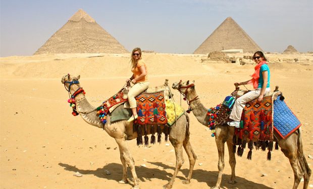 السياحة في مصر تقرير دولي: توقعات بإقبال 52 مليون سائح على مصر حتى 2026