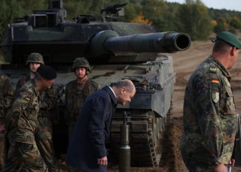 دبابات ليوبارد الدفاع الألمانية: تسليم أوكرانيا دبابات «ليوبارد» قرار سياسي وليس عسكري