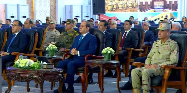 Capture 43 بث مباشر.. الرئيس السيسي يتفقد اصطفاف معدات تنمية وإعمار سيناء