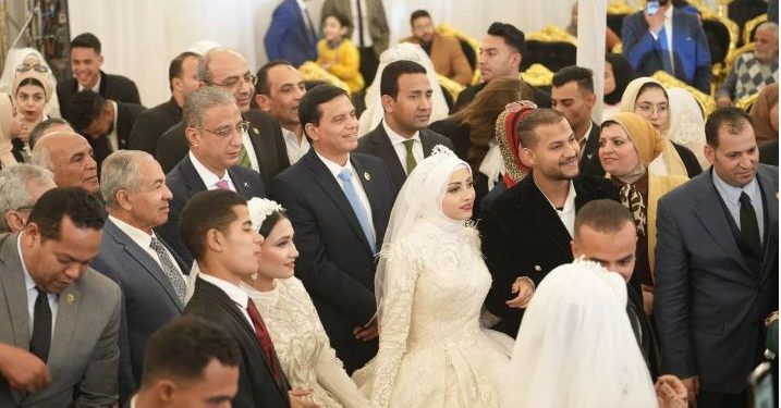 1 11 زفاف جماعي لـ32 عريسا وعروسة بالفيوم.. وهدية من الرئيس السيسي