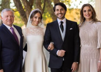 الملكة رانيا تودع ابنتها العروس بدعاء مؤثر بعد الزفاف