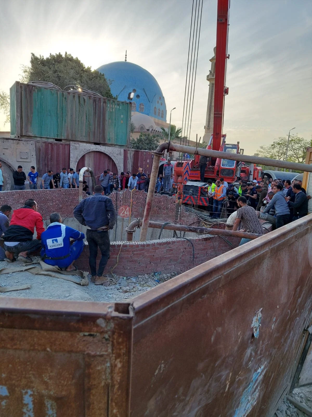 172 6 ضحايا في بيارة الصرف الصحي المنهارة بحلوان وجاري انقاذ المحاصرين