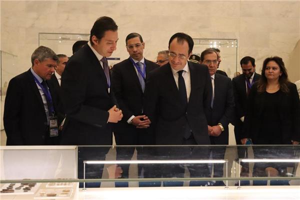 رئيس قبرص متفقدا متحف الحضارة