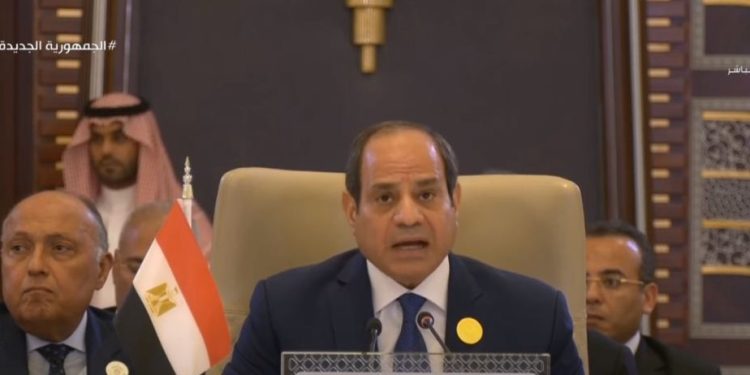 Capture 53 الرئيس السيسي يستقبل سلطان عمان بمطار القاهرة في زيارة لمدة يومين