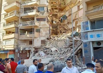 2138176 0 انهيار عمارة من 13 طابقا في الإسكندرية.. وبدء عمليات انتشال الضحايا