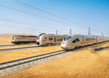 E HTWIdXIAUtTjI الإنتهاء من تصنيع أول قطار سريع لصالح مصر