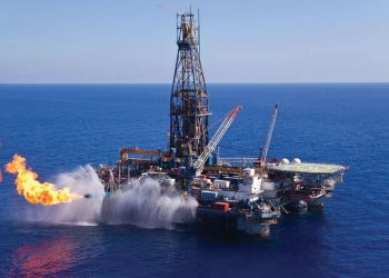 البترول تكشف حقيقة انهيار حقل غاز ظهر بالبحر المتوسط