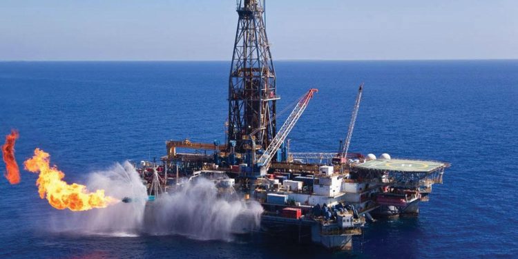 البترول تكشف حقيقة انهيار حقل غاز ظهر بالبحر المتوسط