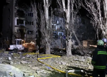 فمتلامن مقتل 7 أوكرانيون في قصف صاروخي روسي علي فندق و وحدات سكنية