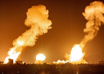 انفجارات قوية تهز تل أبيب