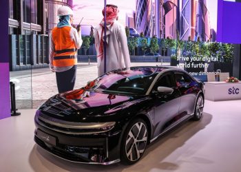 0 23 تصنيع السيارات الكهربائية في السعودية.. البدء بتجميع 5 آلاف سيارة سنوياً