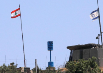 قغافف الجيش الإسرائيلي يطلق القنابل علي أشخاص علي الحدود و رد عاجل من لبنان