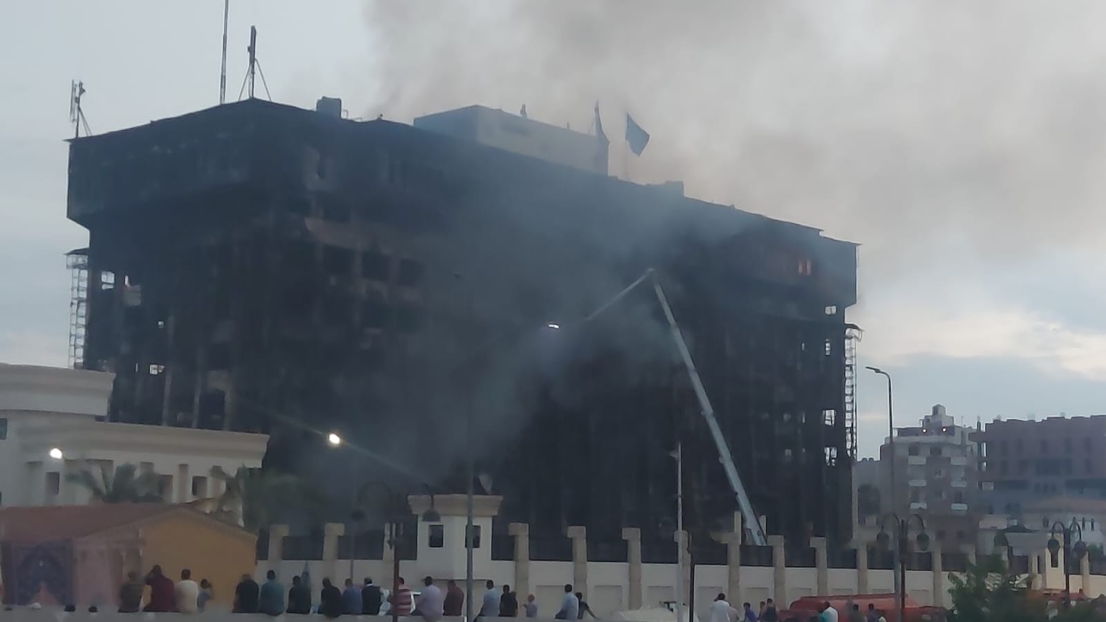 حريق مديرية أمن الإسماعيلية 001 حريق الاسماعيلية اليوم.. فيديو يكشف سقوط مجند من الدور السادس