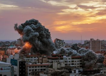 قصف غزة 1 مصرع وإصابة 6 صينيين في قطاع غزة جراء الغارات الإسرائيلية