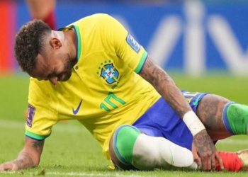 نيمار شاهد لحظة إصابة نيمار مع منتخب البرازيل والتشخيص المبدئي