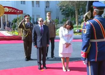 2 42 استقبال رئيسة المجر في قصر الاتحادية بالسلام الوطني وتحية حرس الشرف