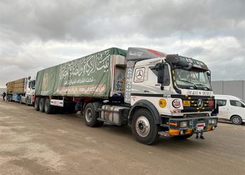 5 12 75 شاحنة من قوافل الأزهر الشريف تصل إلي غز ة