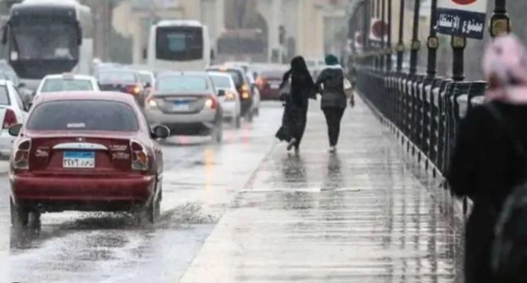 الأمطار تغسل شوارع القاهرة الكبرى
