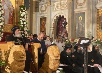 991 زغاريد في استقبال البابا تواضروس مع بدء قداس رأس السنة بالإسكندرية