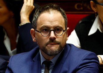 GByqMBoWYAADmKN عاجل | استقالة وزير الصحة الفرنسية بسبب قانون جديد للهجرة