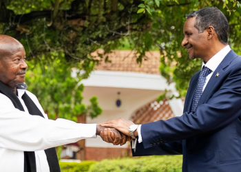 ظهور حميدتي لأول مرة منذ أشهر مع رئيس أوغندا خارج السودان